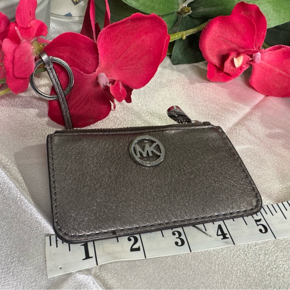 🩶 Michael Kors Leather Key Pouch 🩶